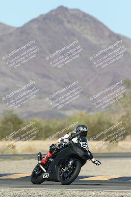 media/Oct-30-2025-Racers Edge (Thu) [[dabbdaf680]]/3-B Group/Session 5 (Turn 6)/